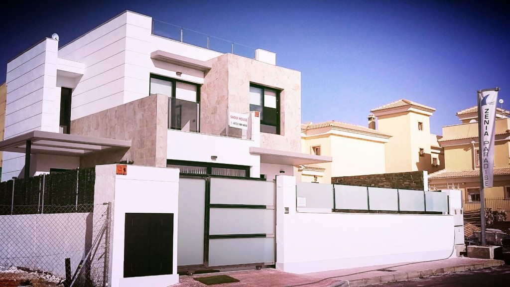 Semi-Detached Villas with Private Pool in Cabo Roig. Ref:ks0330