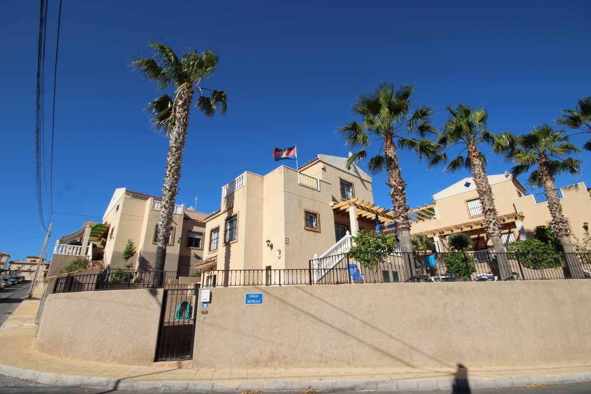 5 Bedroom Villa in Villamartin. Ref:ks0960