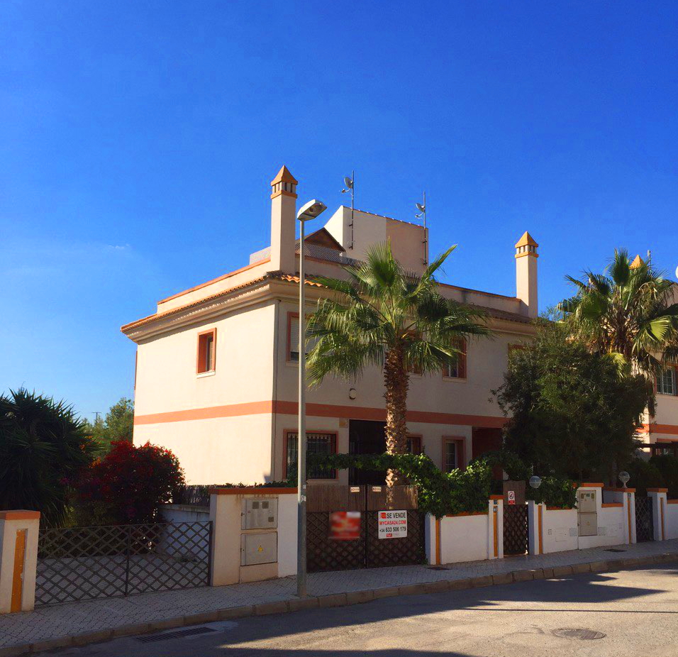 6 Bedrooms Semi-Detached Villa in Villamartin. Ref:ks0765