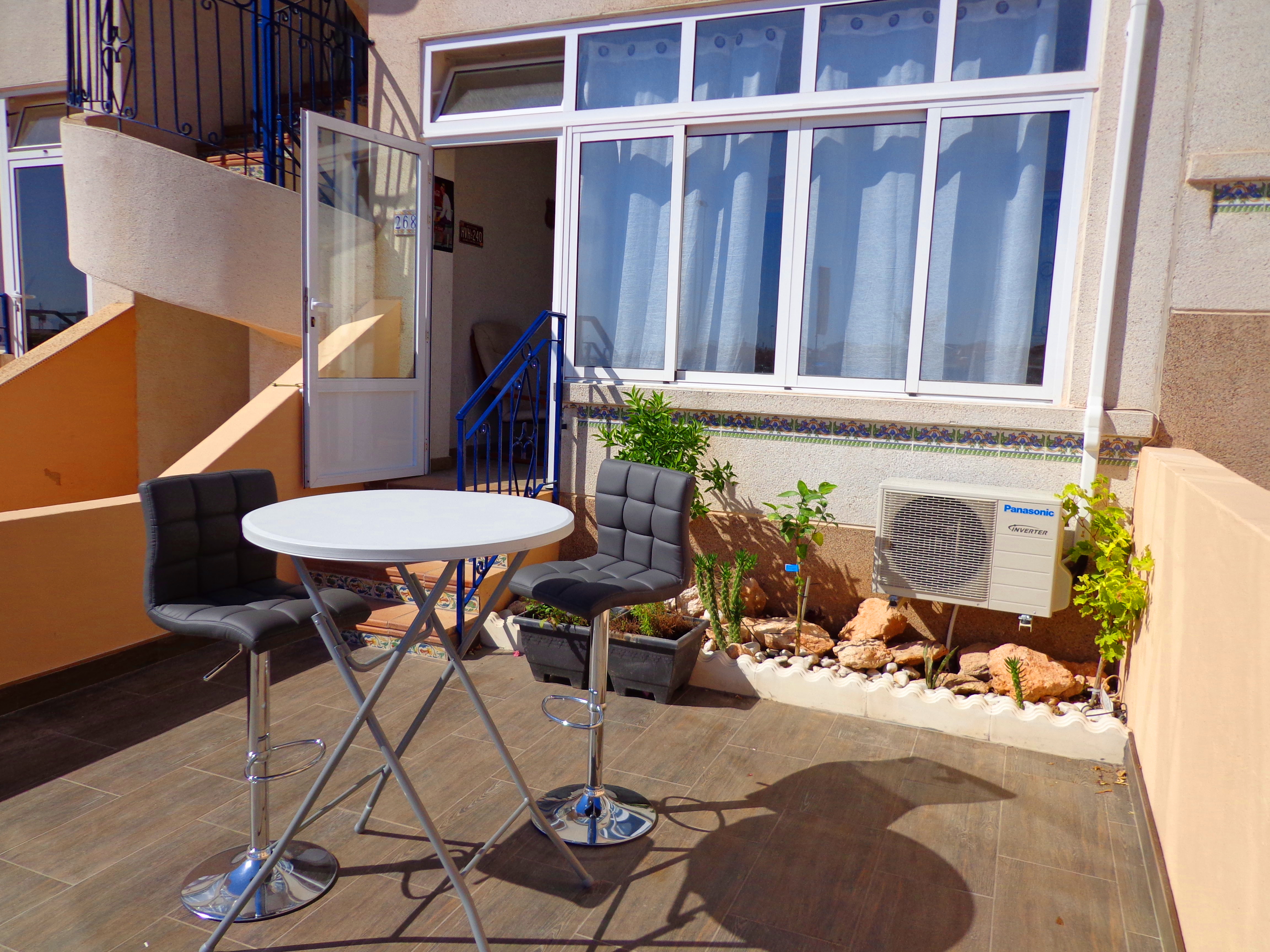 Great Condition Ground Floor Bungalow in Punta Prima. Ref:ks1552