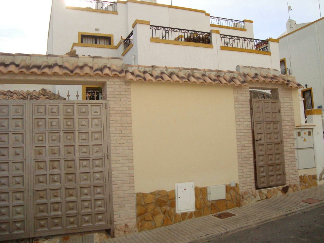 Quad with Separated Apartment in Los Altos. Ref:ks1539