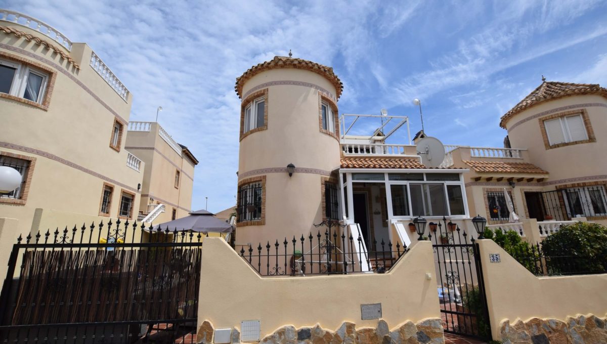 Amazing Renovated Semi-Detached Villa in Playa Flamenca. Ref:ks1992