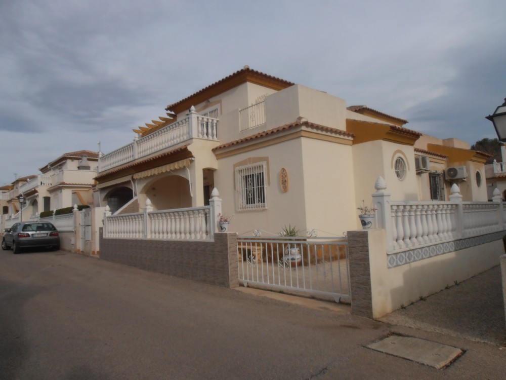 OFFER! South Facing Quad Villa in La Zenia. Ref:ks2224