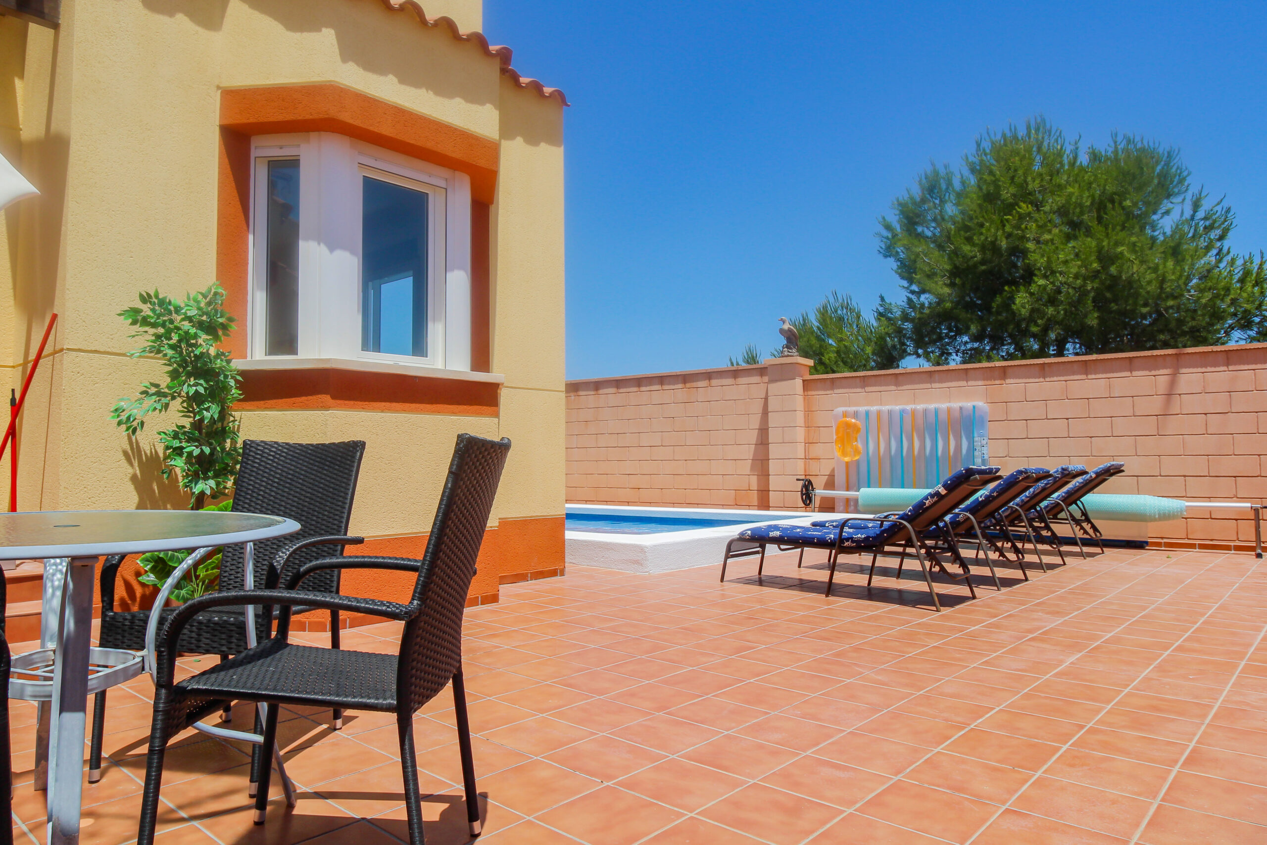 REDUCED!OFFER! Semi-Detached Villa with Private Pool in Cabo Roig. Ref:ks2341