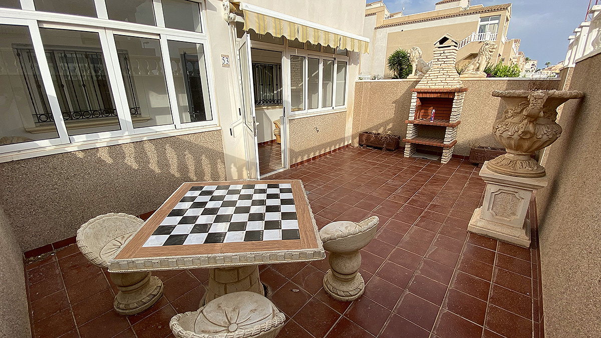 Bargain! Ground Floor Bungalow with Underground Parking in Punt Prima. Ref:ks2414