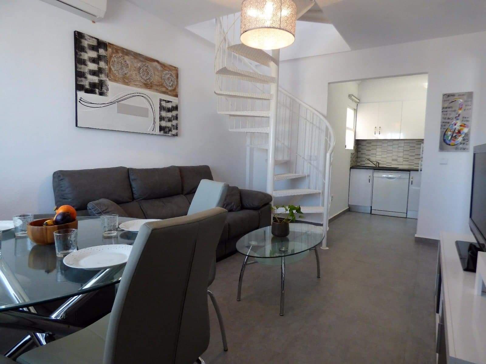 BARGAIN! Amazing Top Floor Bungalow with Solarium in Playa Flamenca. Ref:mks2131