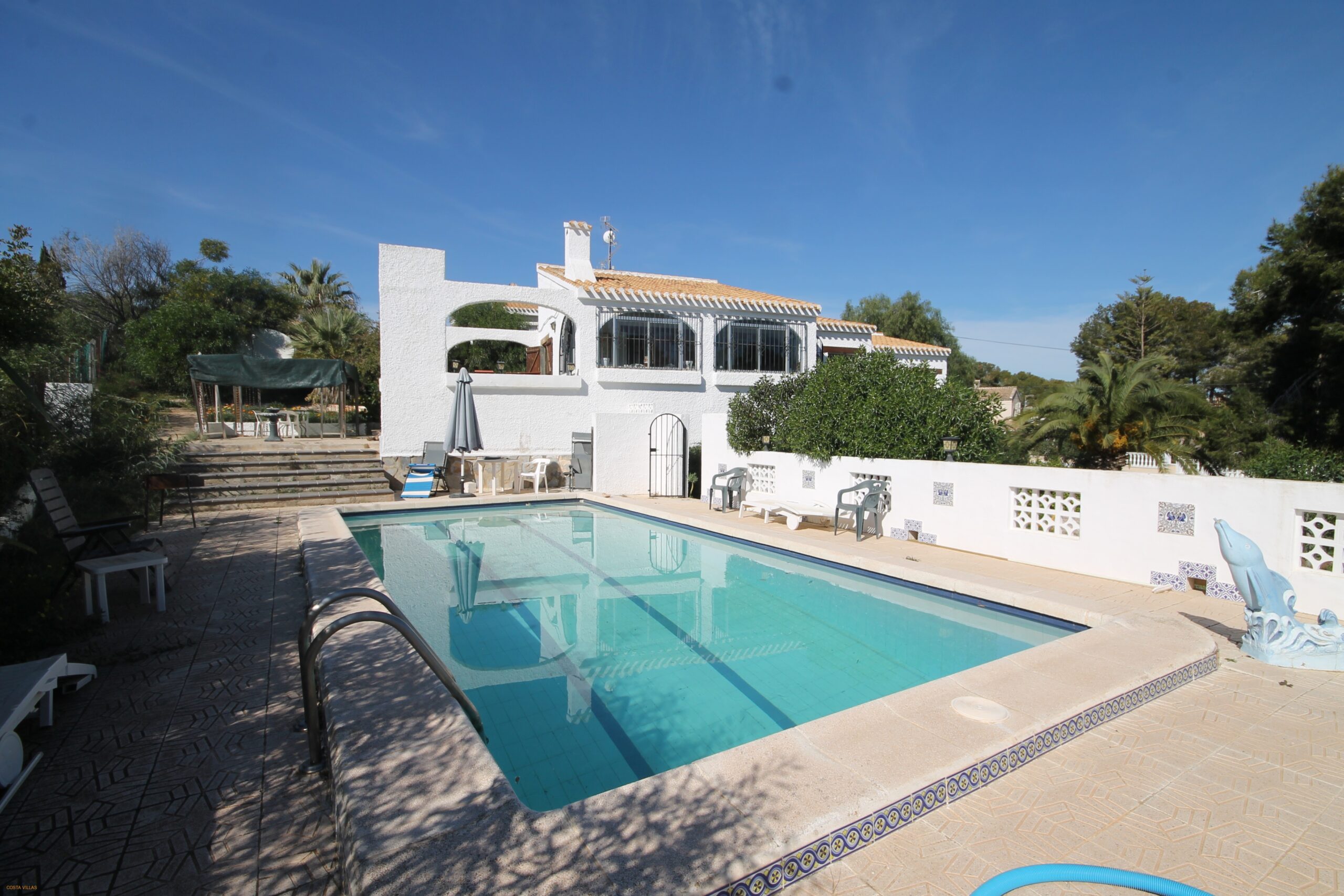 Villa with Private Pool and Large plot in Villamartin. Ref:ks2614