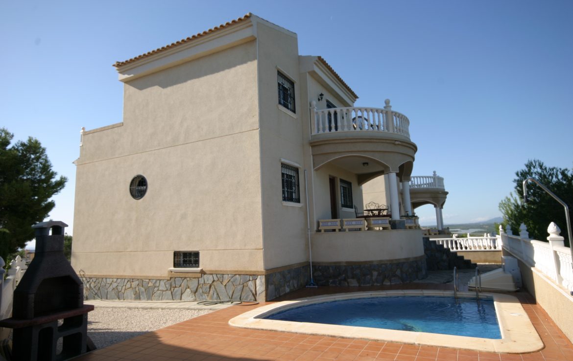 Amazing Views! Villa with Garage and Pool in Villamartin. Ref:ks2663