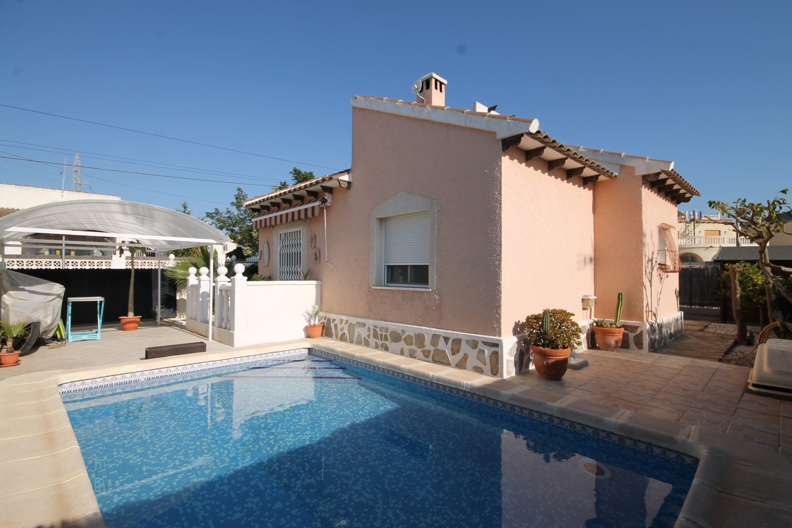 Bargain! Detached Villa with Private Pool in Villamartin. Ref:ks3004