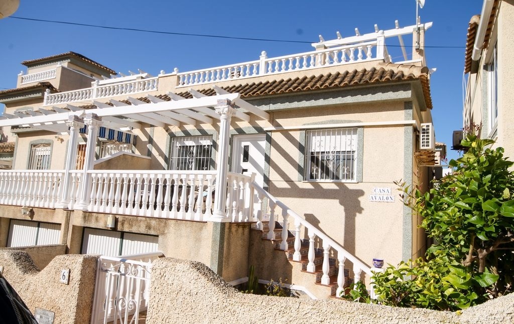OFFER!!!! 4bed Semi- Detached Villa in Villamartin. Ref:ks3096