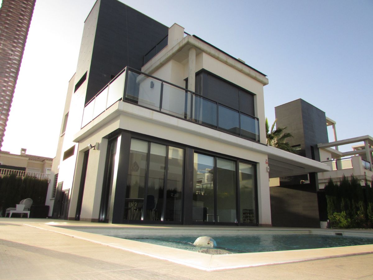 Spacious Modern Villa with Private Pool in Cabo Roig. Ref:ks3286
