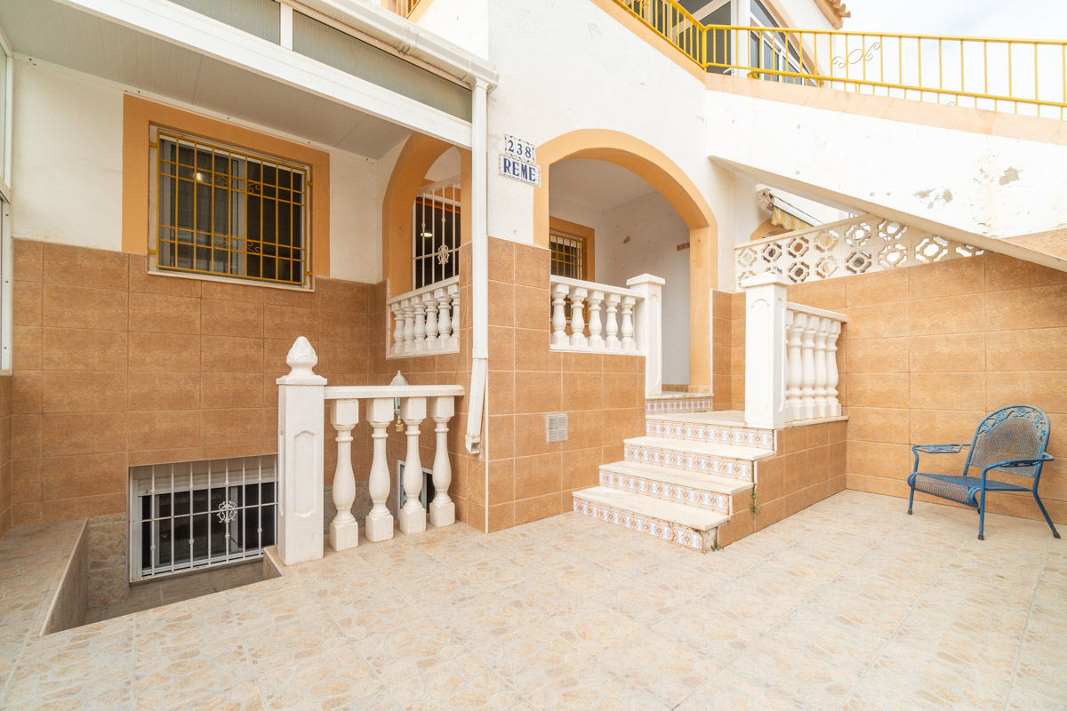 Best OFFER! Ground Floor Bungalow with Separated Apartment in Torrevieja. Ref:ks3486