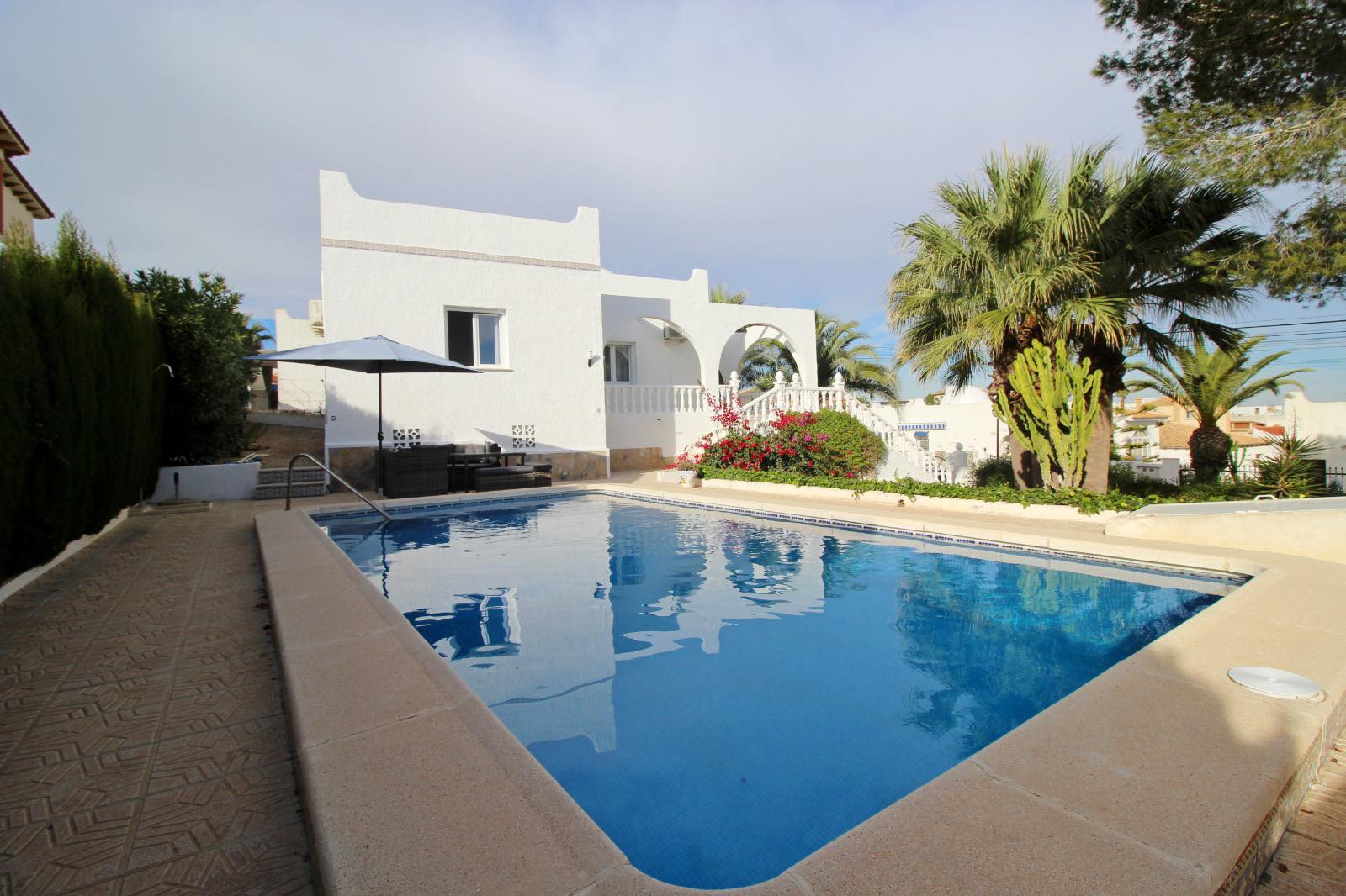 Large Detached Villa with Pool and Massive plot in Villamartin. Ref:mks3602