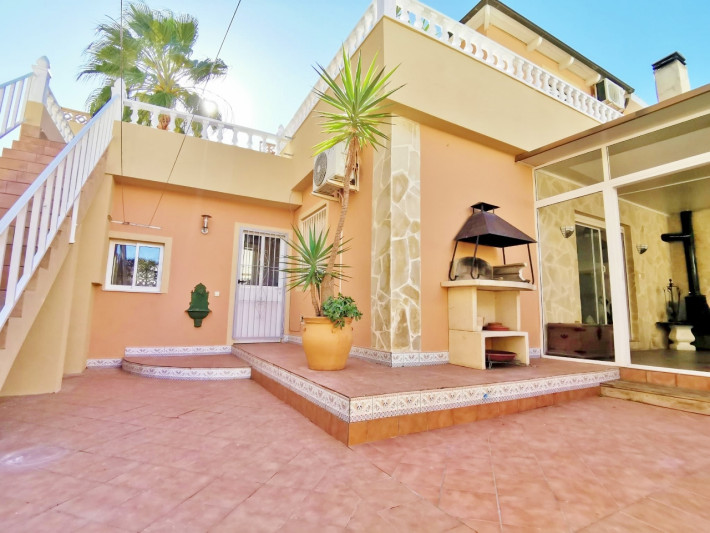 OFFER! Refurbished Quad Villa with Heated Pool & Separated Apartment in Lomas De Cabo Roig. Ref:ks3654