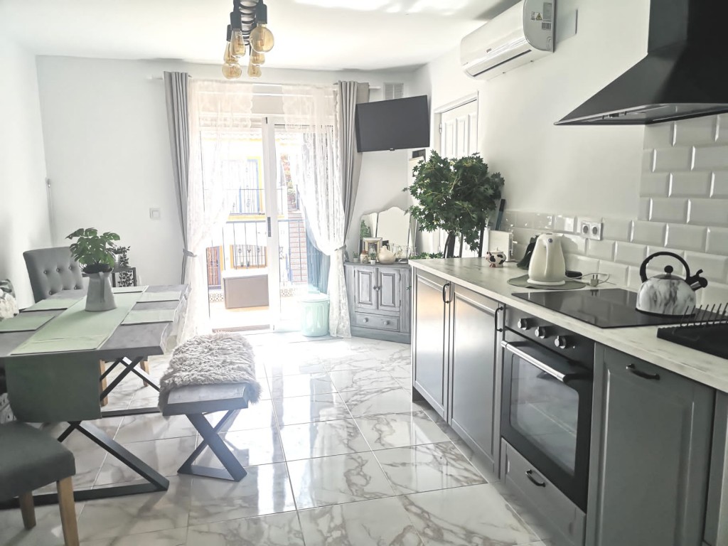 Bargain! Top Floor Bungalow in La Florida/ Los Altos. Ref:ks3783