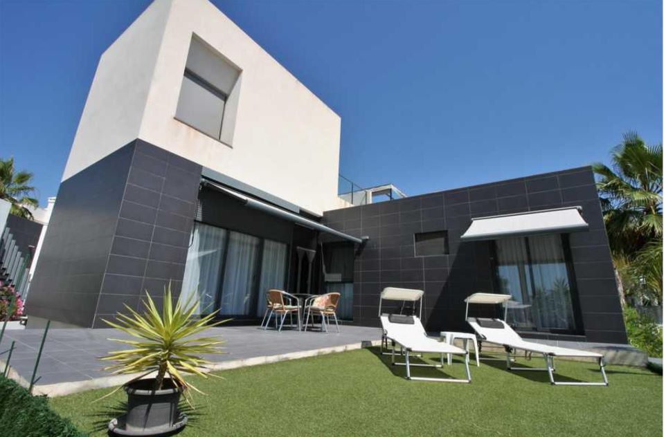 Bargain! Modern Spacious Semi-Detached Villa in Villamartin. Ref:ks3891