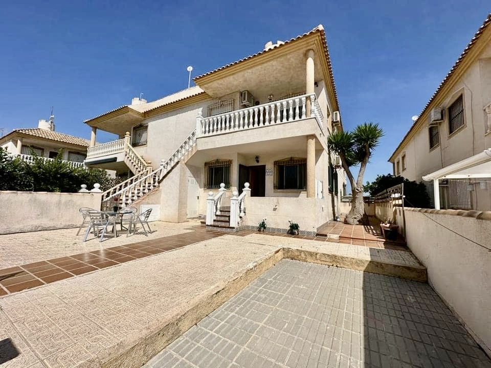 OFFER! Great Ground Floor Bungalow in Cabo Roig/ La Zenia. Ref:ks3894