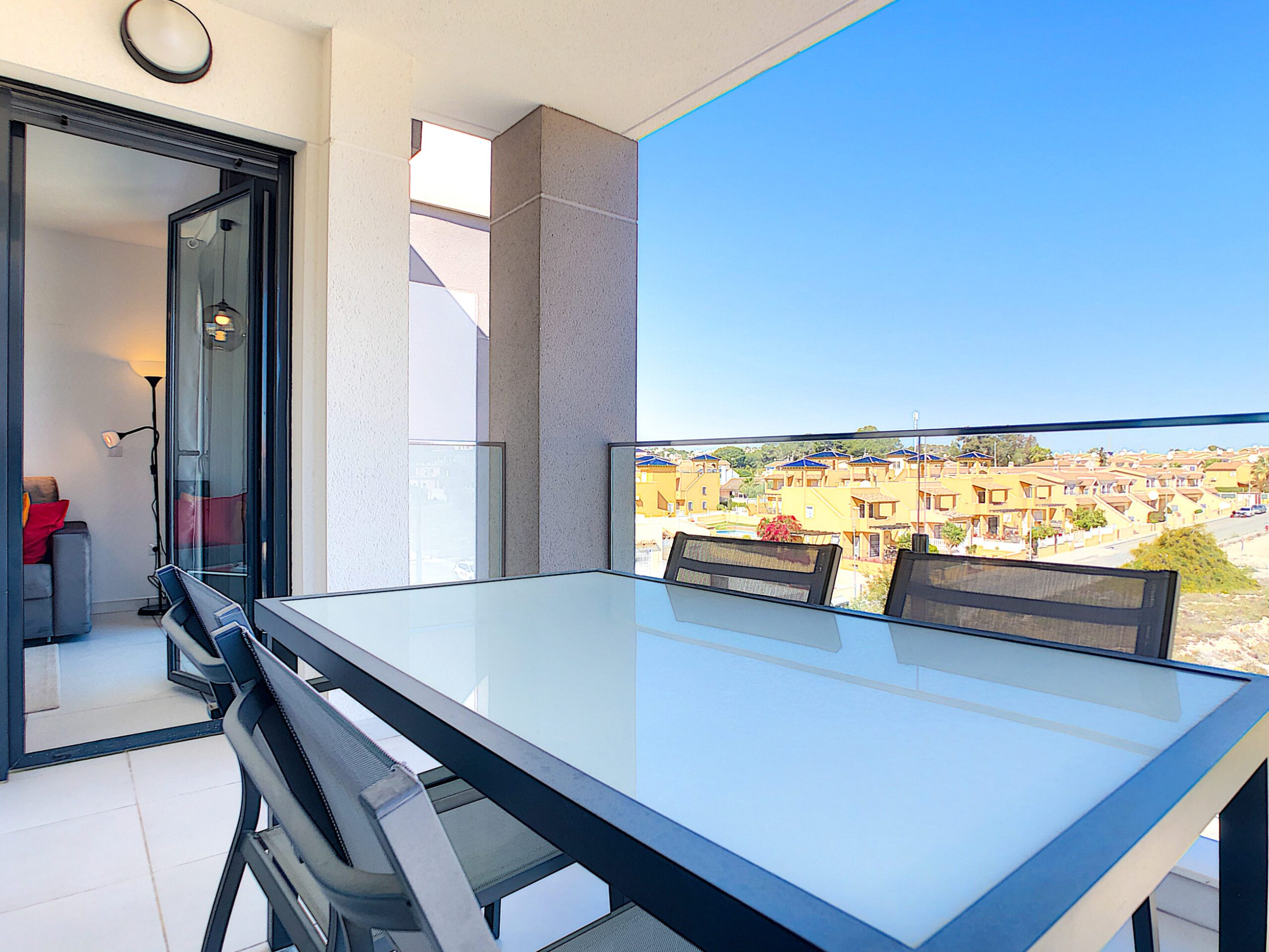 OPPORTUNITY! Modern Apartment with Tourist License in Villamartin. Ref:ks4001