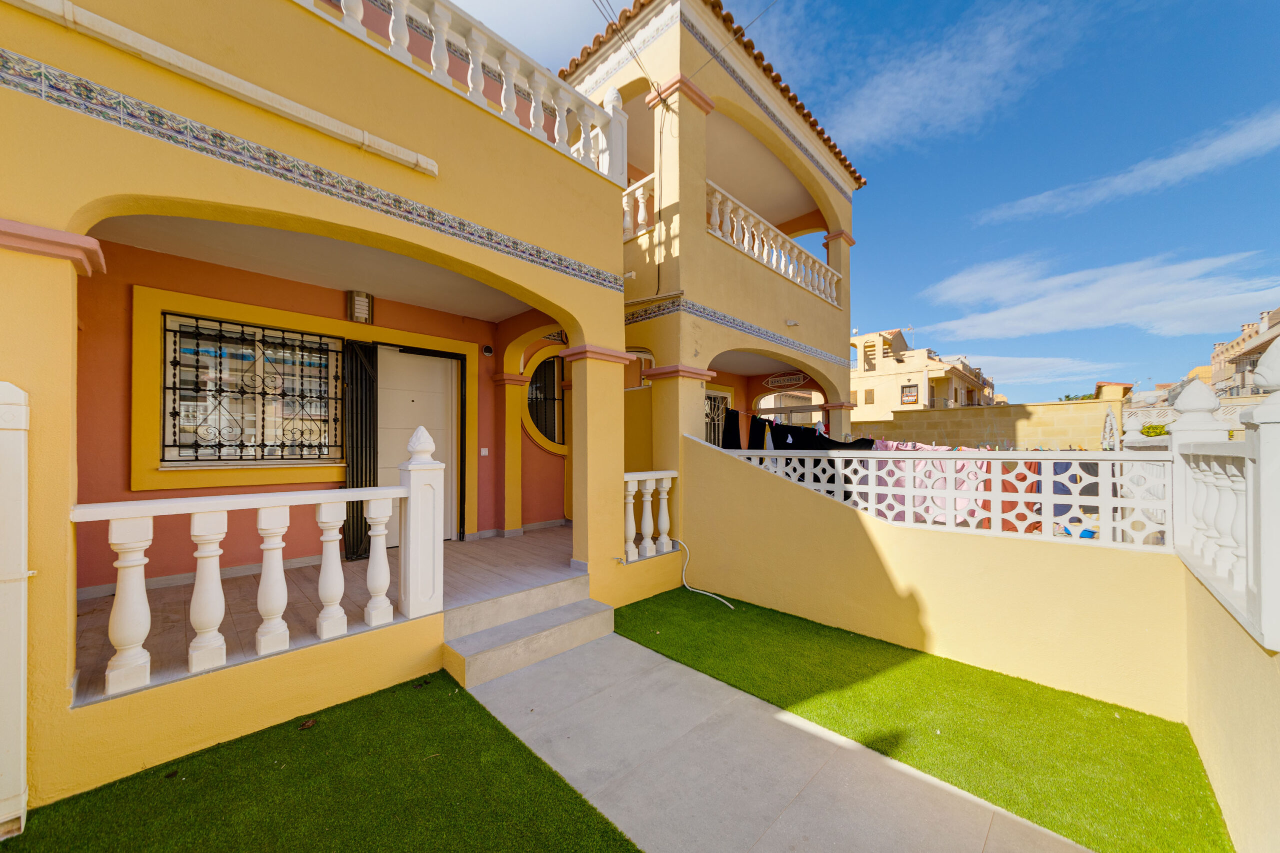 REDUCED! OFFER! FULLY RENOVATED 3 Bed Townhouse in Torrevieja. Ref:ks4090