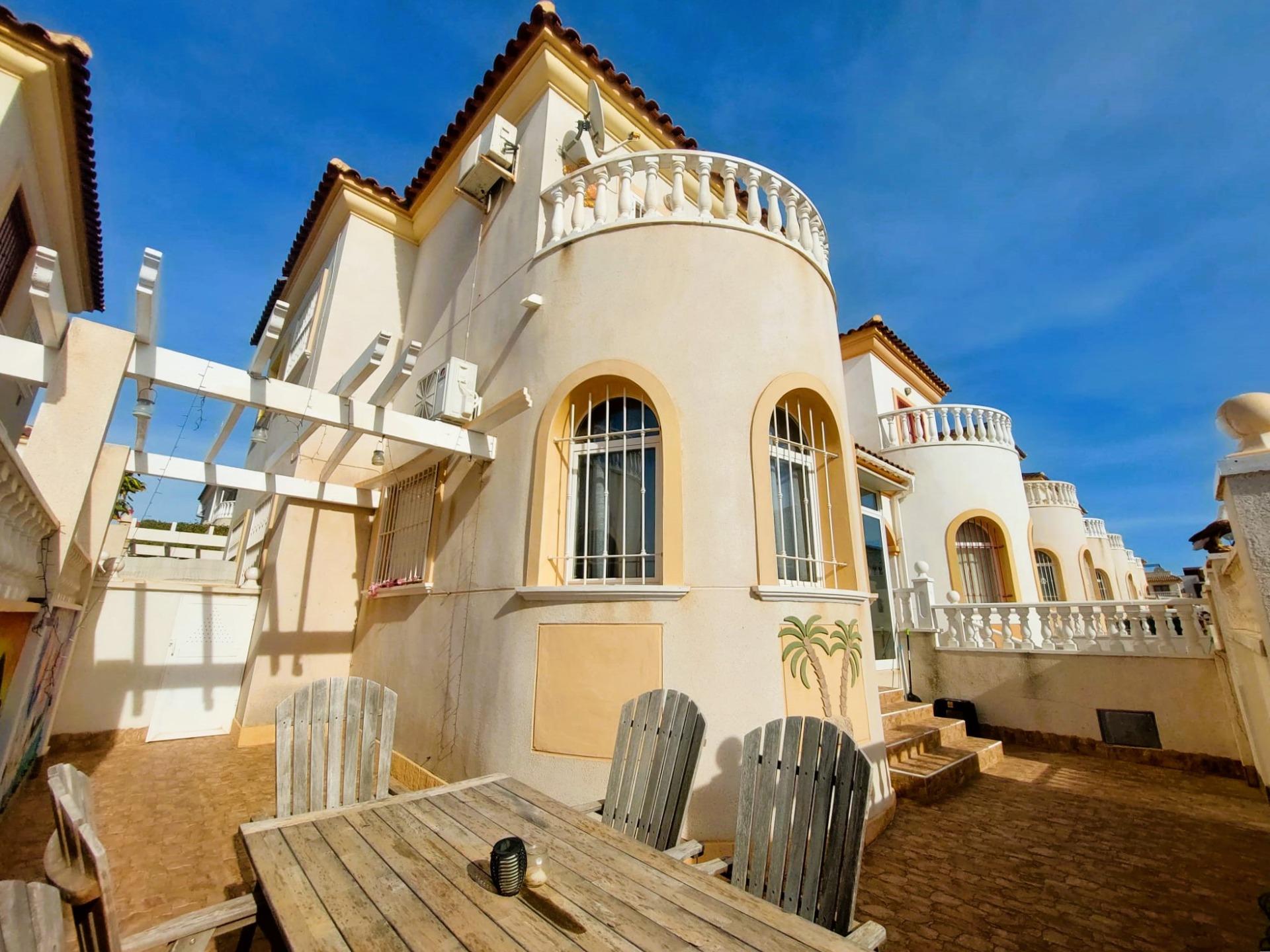 Offer! Great Quad Villa with Ground floor Bedroom in Torrevieja. Ref:ks4254