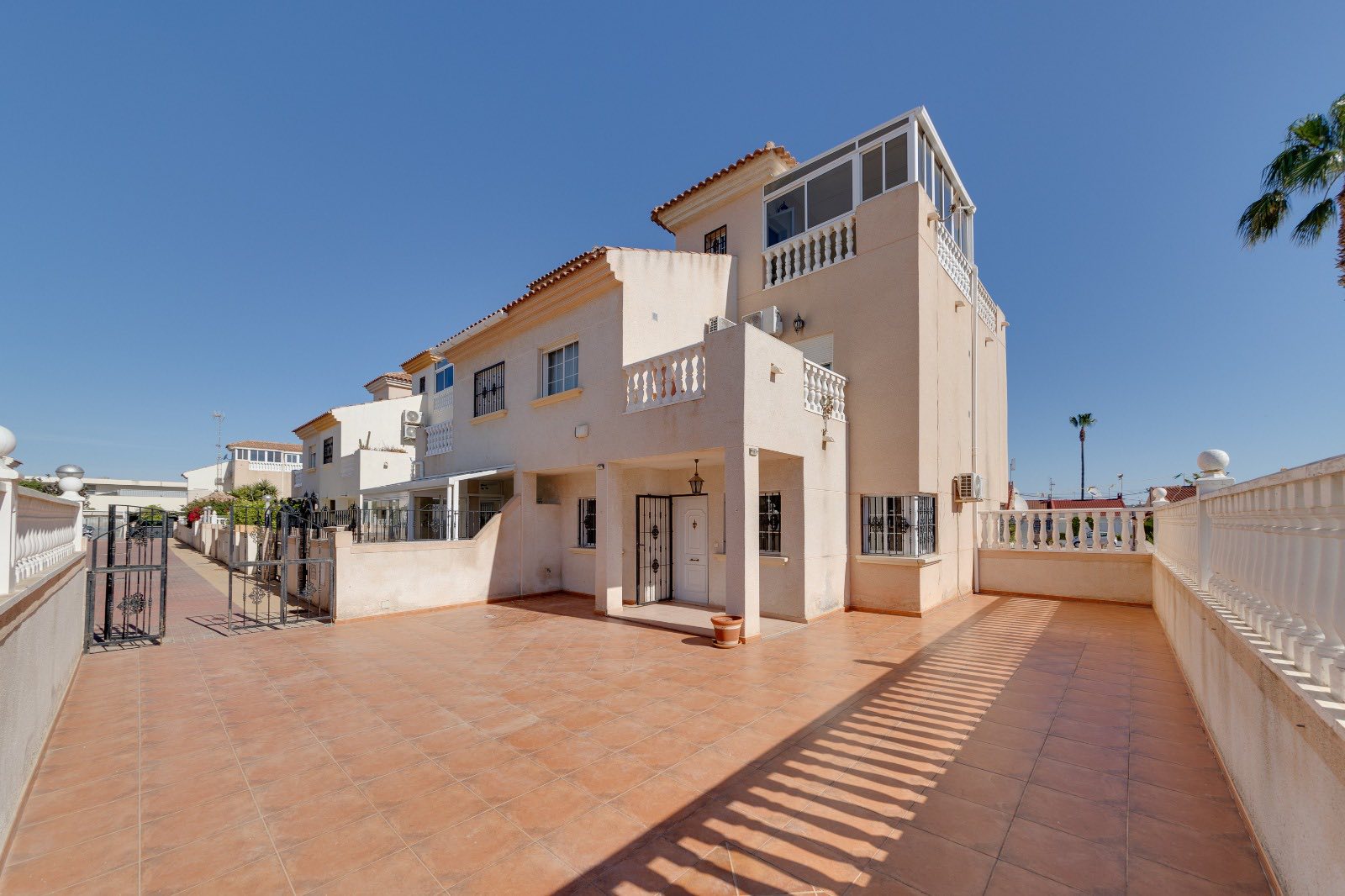 Offer! Spacious South Facing Semi Detached Villa in Torrevieja. Ref:ks4303