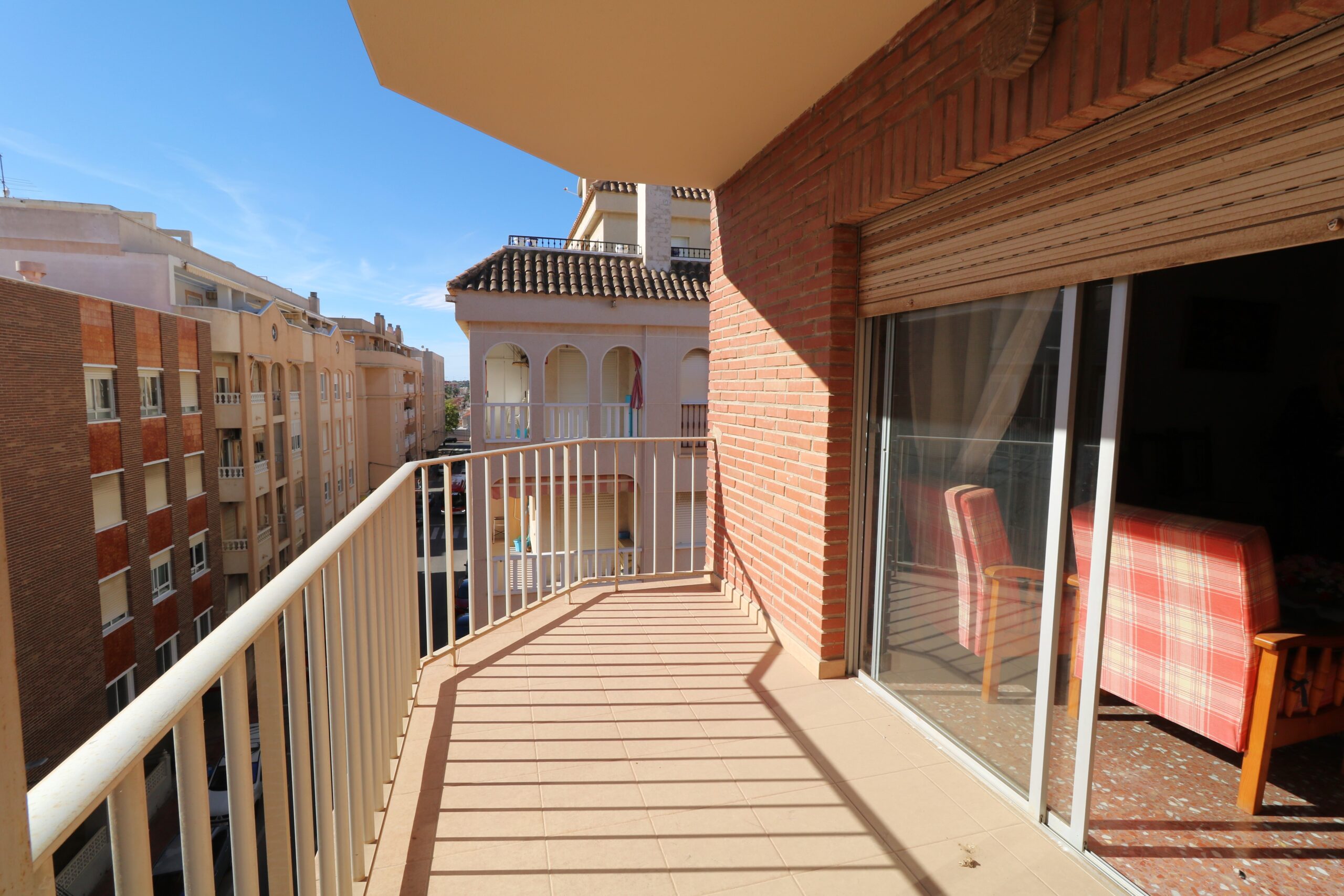 OPPORTUNITY! Large 3 bed Apartment near Beach in Torrevieja. Ref:ks4612