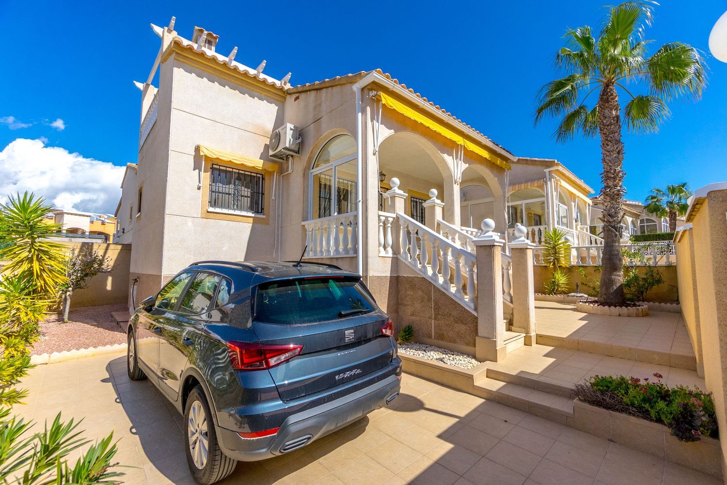 Bargain! South Facing One Level Detached Villa in Los Altos/ La Florida. Ref:ks4709