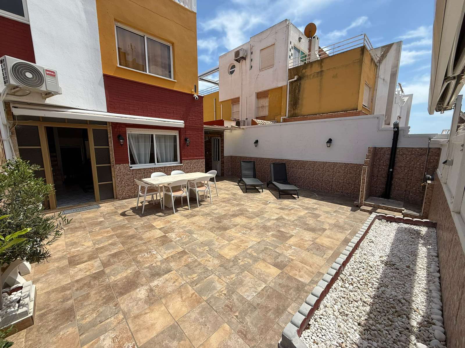 OFFER! Great Spacious Semi-Detached Villa in Los Altos. Ref:mks4216