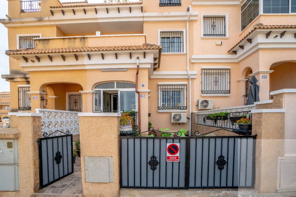 OFFER! Lovely 3 bed Townhouse in Playa Flamenca/ Villamartin. Ref:ks4955
