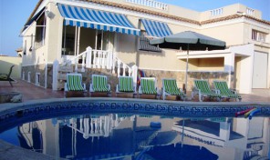5 Bedroom Villa with Private Pool in Torrevieja.  Ref:ks0379