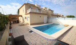 Bargain! Detached Villa with Pool and Garage in Los Balcones.  Ref:ks2467
