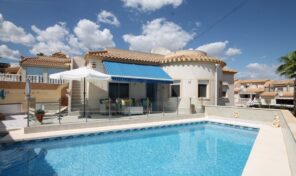 Villa with Separated Apartment and Pool in Villamartin. Ref:ks2880