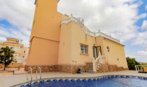 Amazing Renovated Villa with Pool & Garage in Villamartin. Ref:ks2983