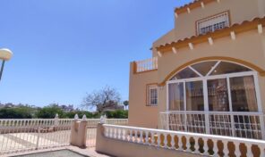 Offer! Spacious Quad Villa in Punta Prima/Playa Flamenca. Ref:ks3306