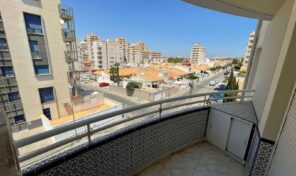 Great Bargain! Apartment with Pool & Terrace in Torrevieja. Ref:mks3398