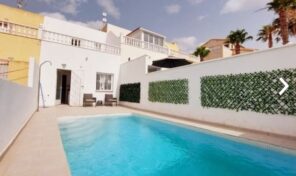 REDUCED! Great Townhouse with Private Pool in Villamartin. Ref:ks3399