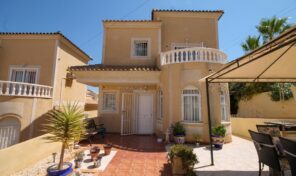 Offer! Great Villa with Separated Apartment in Villamartin. Ref:ks3414