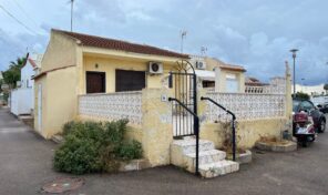 SOLD!!!Semi-Detached House with Communal Pool in Torrevieja. Ref:ks3520