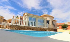 Amazing OFFER! Large Villa with Pool and Separated Apartment in Villamartin. Ref:ks3723