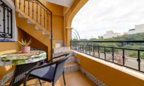 OFFER! Great Condition Top Floor Bungalow in Los Altos. Ref:ks3717