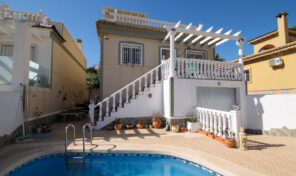 Opportunity. 5 bed Villa with Private Pool and Garage in Villamartin. Ref:ks3846