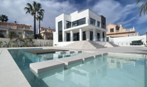 Luxury Villa with Pool and Tennis court next to Sea in Torrevieja. Ref:ks3886