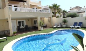 OFFER! Large Villa with Turistic License and Separated Apartment in Villamartin. Ref:ks3932