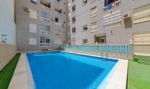 OFFER! Penthouse near Beach with Pool in Torrevieja. Ref:ks3980