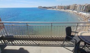 Opportunity! 1st Line Large Apartment Recently Renovated in Los Locos Beach, Torrevieja. Ref:ks4013