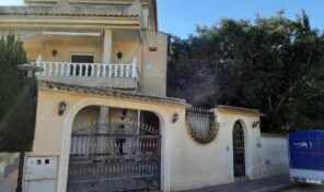 Bargain! Spacious Villa with large Plot in Villamartin. Ref:ks4066