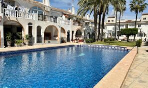 OFFER! Townhouse with Communal Pool in Torrevieja. Ref:ks4083