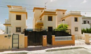 OFFER! Detached Villa with Separated Studio near Beach in Torrevieja. Ref:ks4181