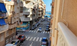 Only 100m from Beach Apartment in Torrevieja. Ref:ks4192