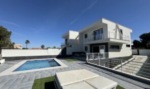Modern Luxury Villa with Pool and Garage in Los Balcones. Ref:ks4228